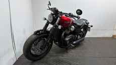 Triumph Bonneville Bobber Black